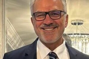 Dr Tariq Obaide